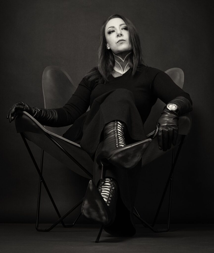 Kali Dreadful Heels Stiefel Uhr